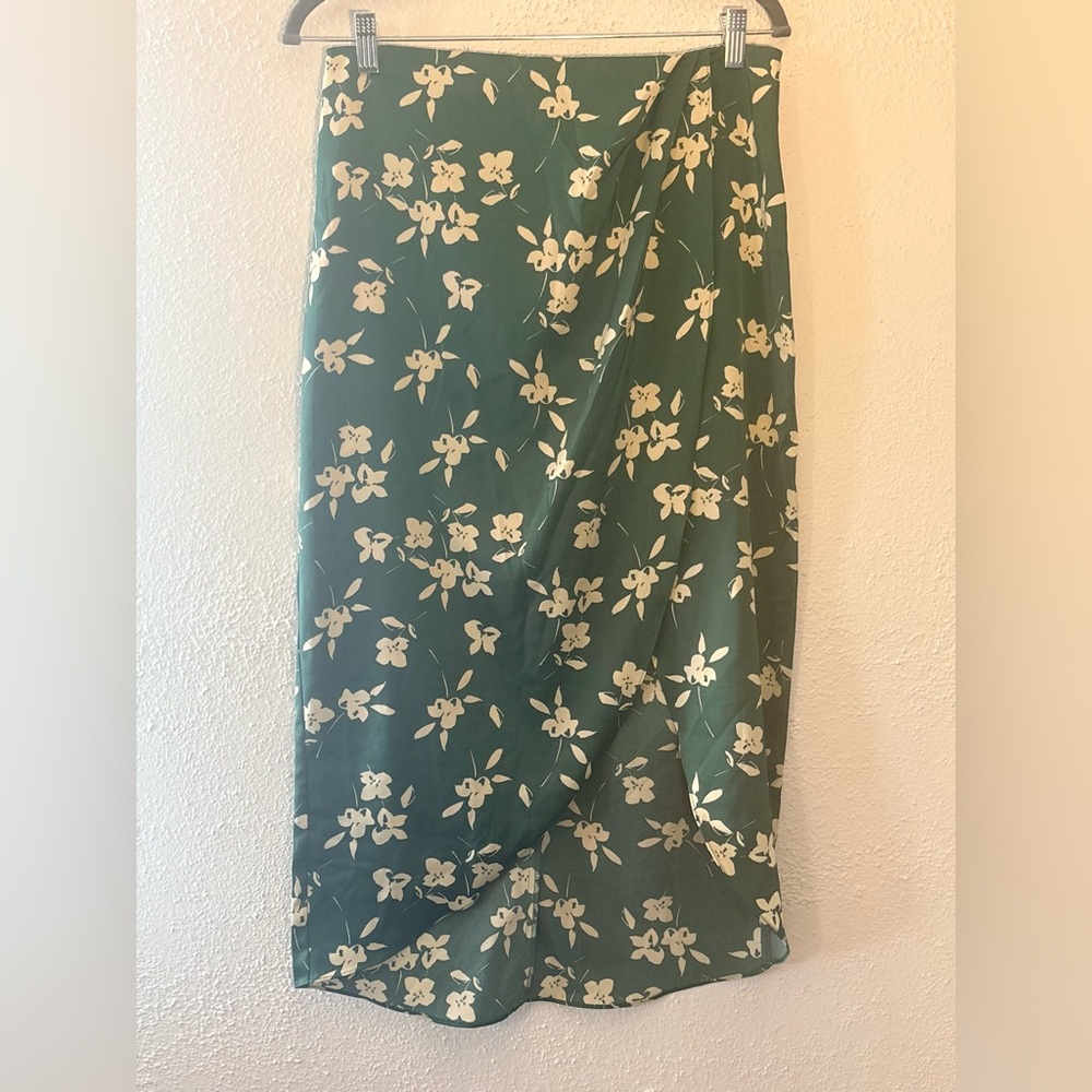 Urban Outfitters Side Slit Long  Green Floral Satin Wrap Skirt Women Size Large - Picture 4 of 7